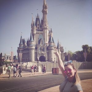 Meet your Posher, Laura